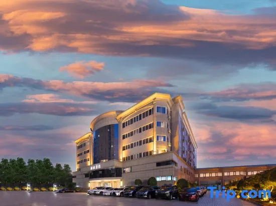 Hantang Hotel (Zhengzhou Railway Station West Plaza 27)