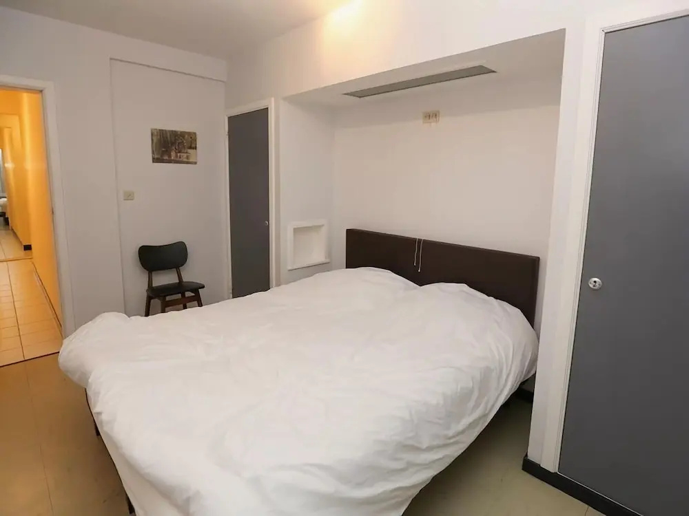 Apartment on Belgium Seawall, Central Location