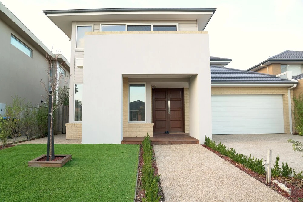 Luxury Waterfront Villa in Sanctuary Lakes