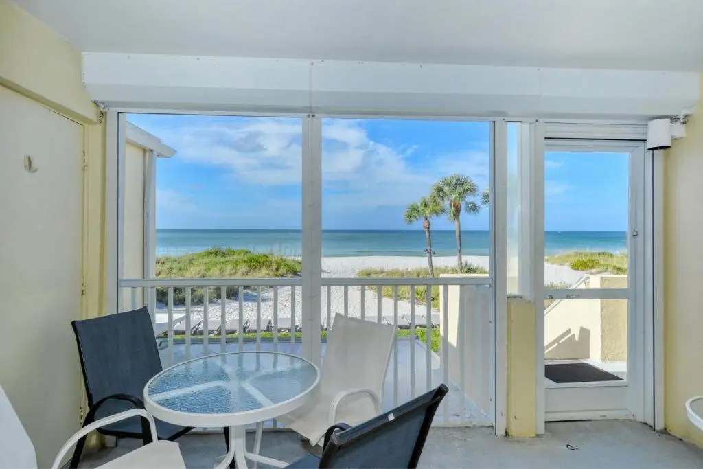 LaPlaya 205D Spectacular sunsets and sunbathing from your private Gulf front lanai or sundeck