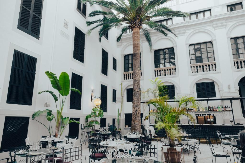 Hotel Born