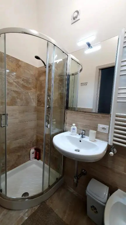 rooms cris