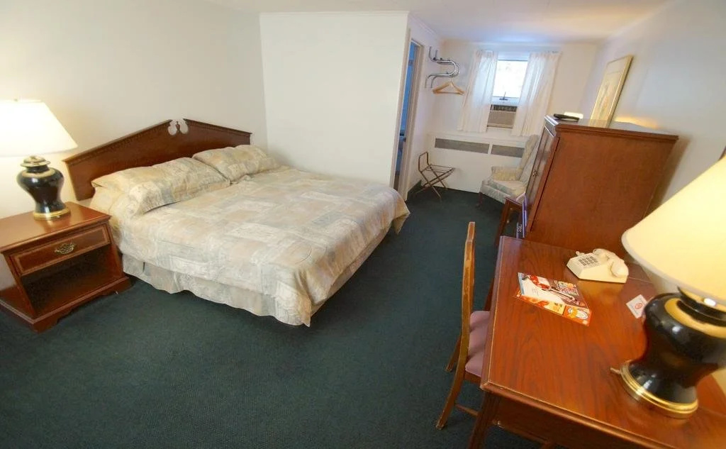 Birds Nest Motel