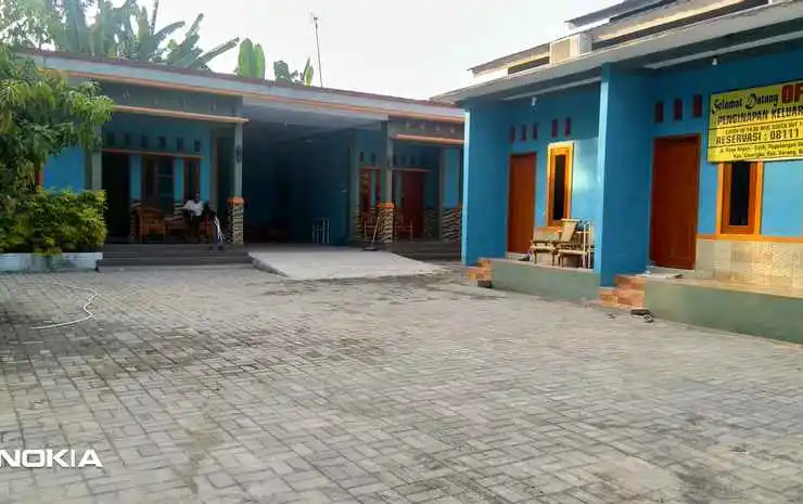 Penginapan Keluarga 215