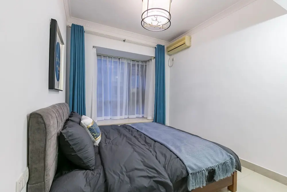 Locals Boutique Apartment Huafa Plaza 21