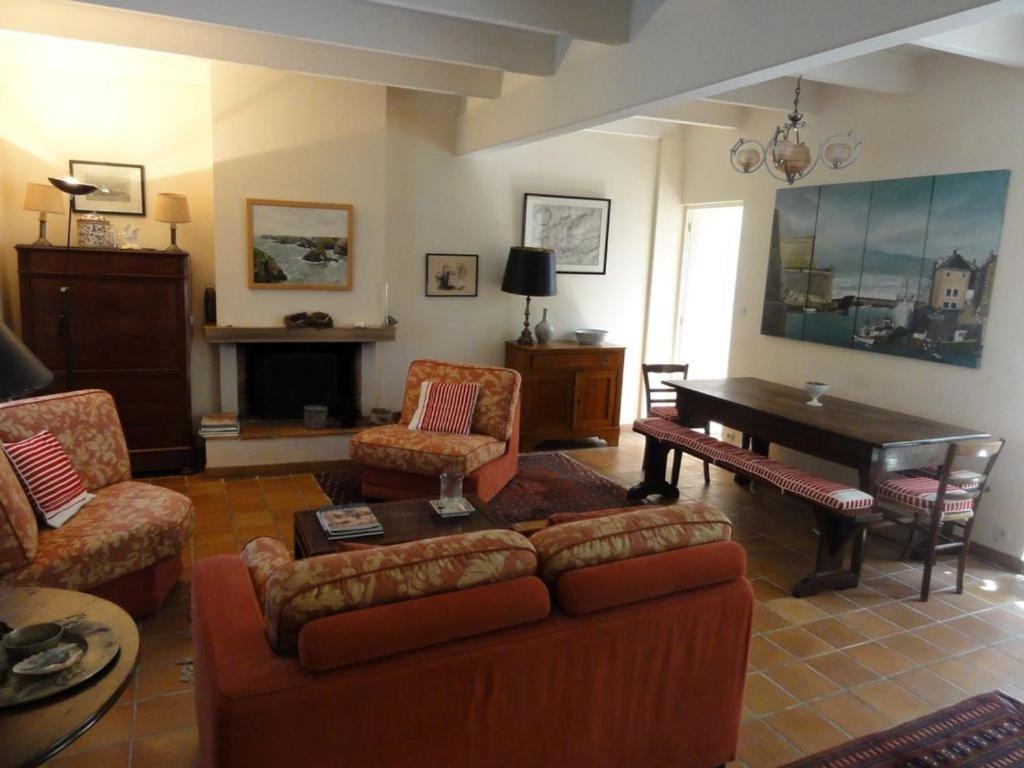 Maison familiale proche port à Sauzon, WIFI inclus - FR-1-418-11