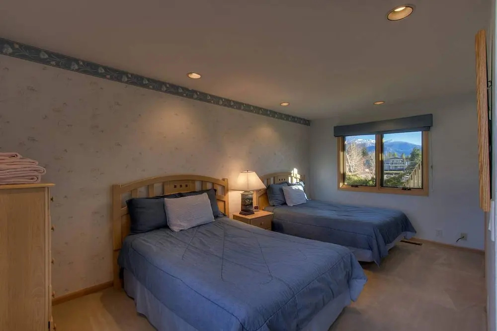 Beach Drive Beauty by Lake Tahoe Accommodations