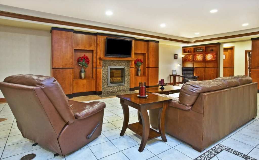 Holiday Inn Express Hotel & Suites East Lansing by IHG