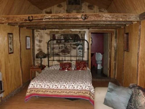 Diamond Johns Riverside Retreat