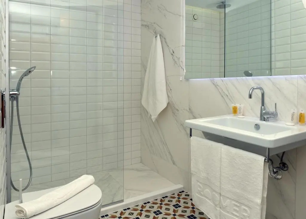 ibis Styles Golden Sands Roomer Hotel