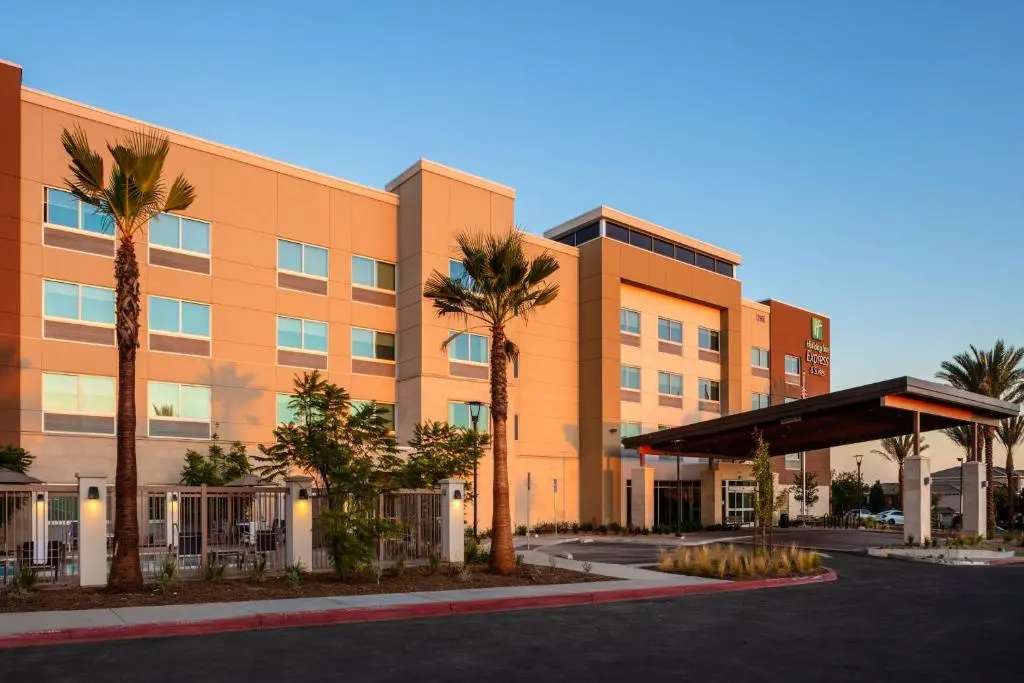 Holiday Inn Express & Suites - Moreno Valley - Riverside by IHG