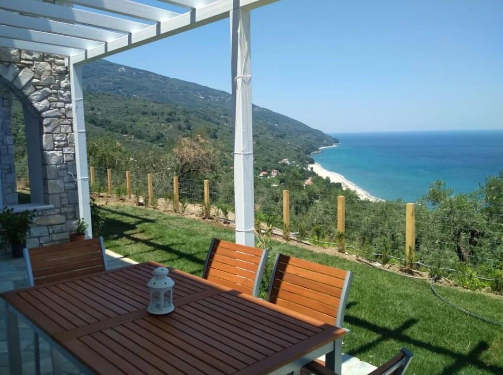 Moses Villa