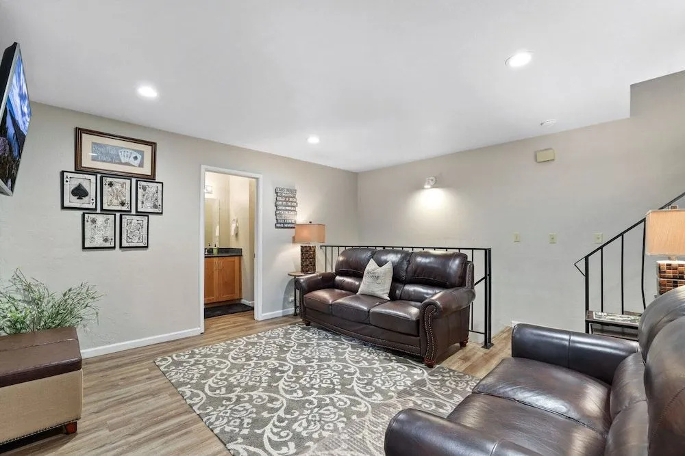 Family Fun Getaway - 3 Story Condo