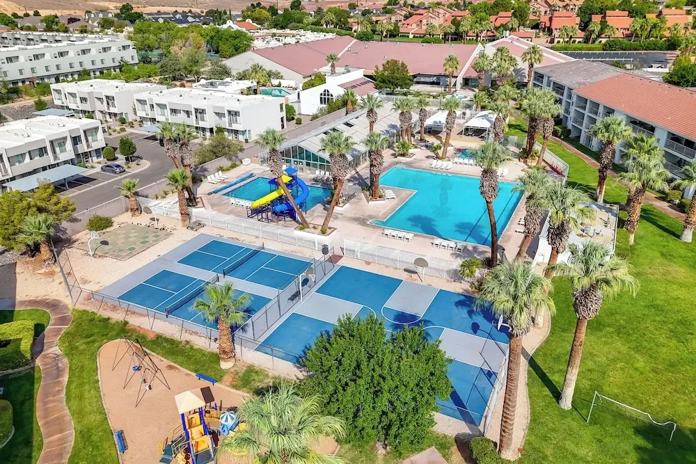 Golf Getaway 5 Mi to Dtwn: Las Palmas Resort Condo