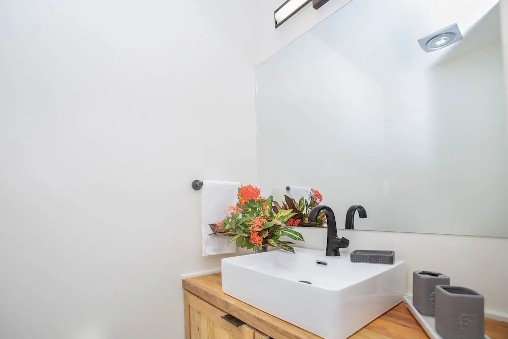 Stunning Views At - Villa Aire 1 Bedroom Apts by RedAwning