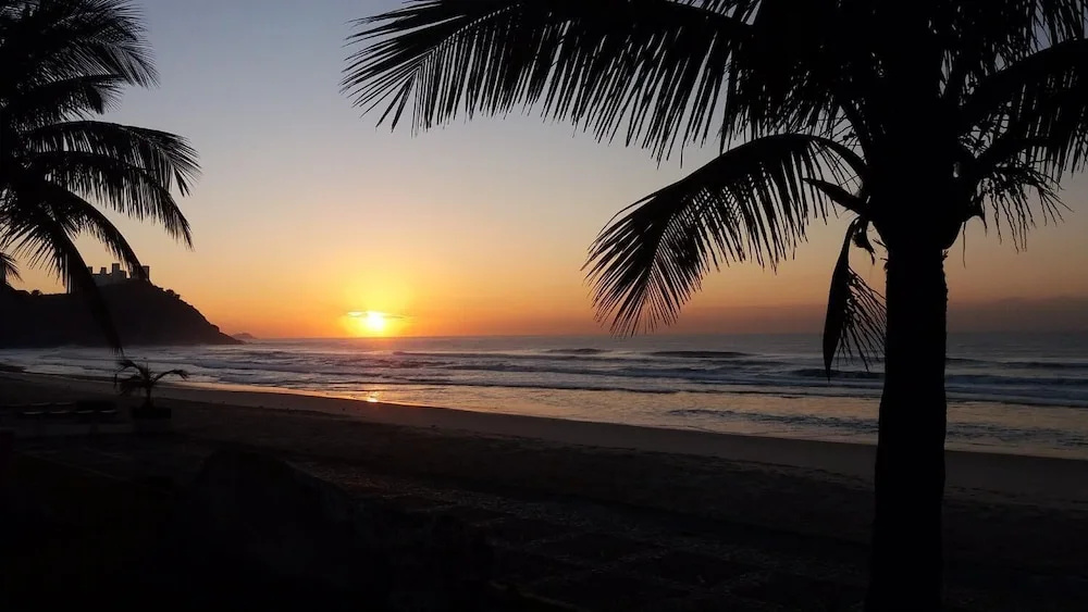 Tombo Beach Home Stay