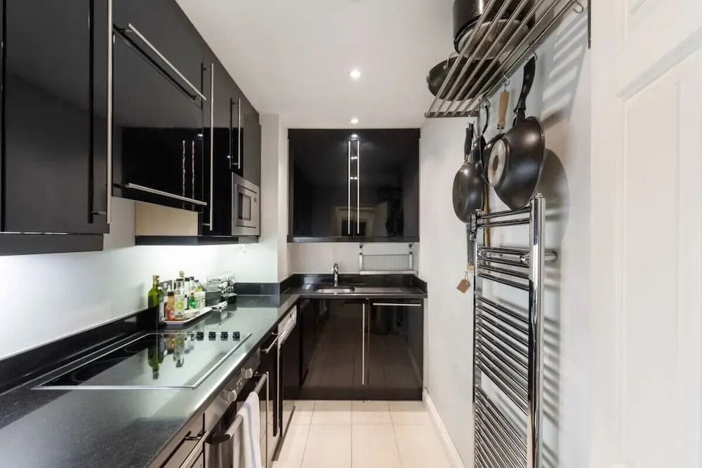 Stunning 2 Bed Apt, Sleeps 3 in Kensington