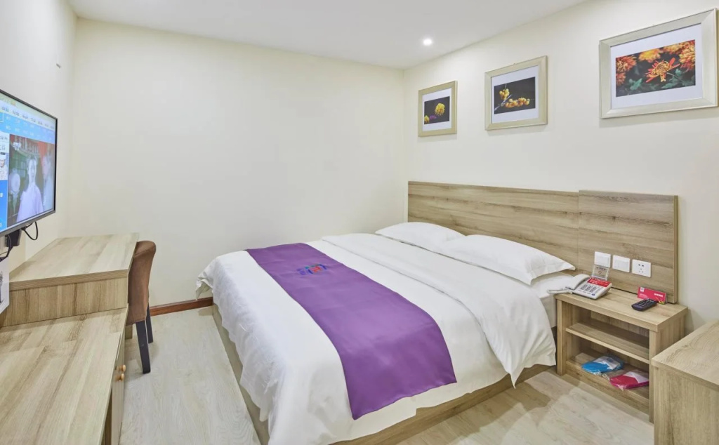 Pai Hotel Xining limeng Walking Street