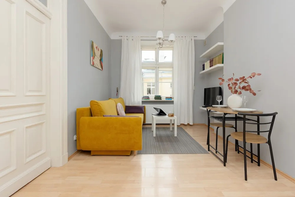 Sunny Studio Lwowska by Renters