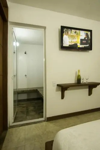 Hotel Plaza Suites