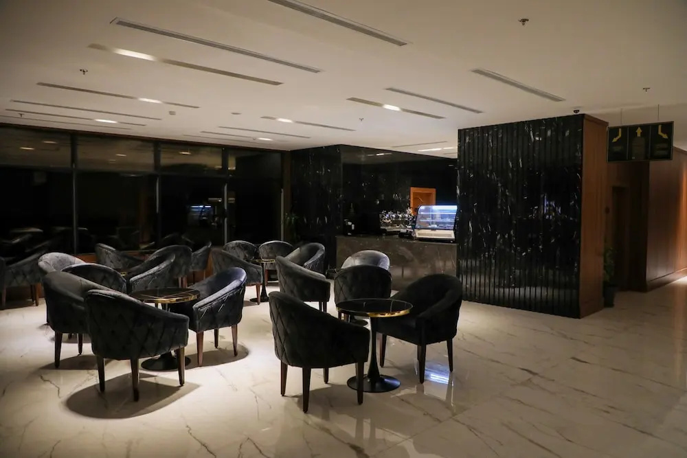 E Hotel