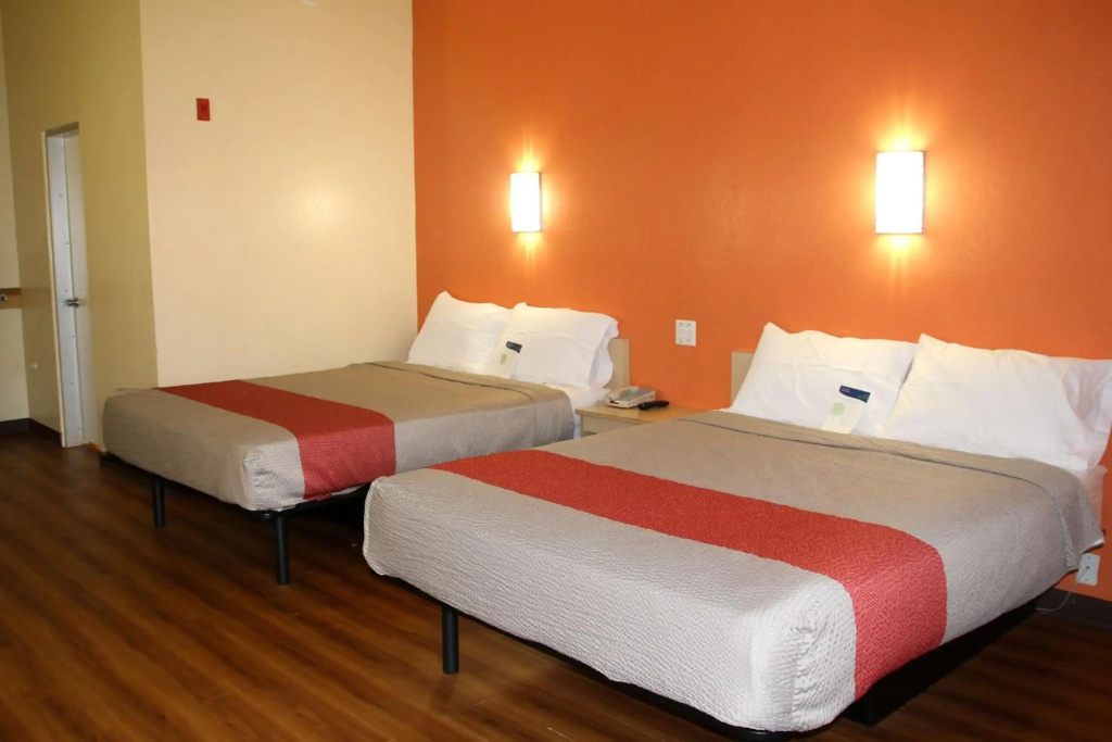 Motel 6-Warwick, RI - Providence Airport - I-95