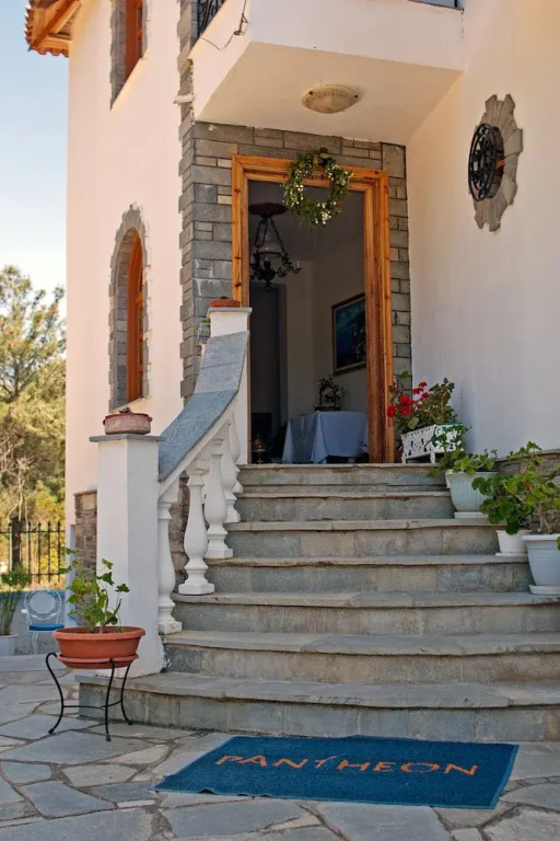 Pantheon Studios Apartments