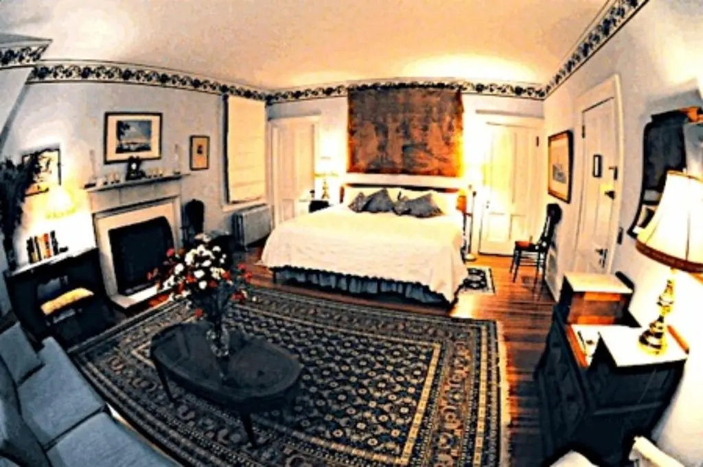 Whistlers Inn