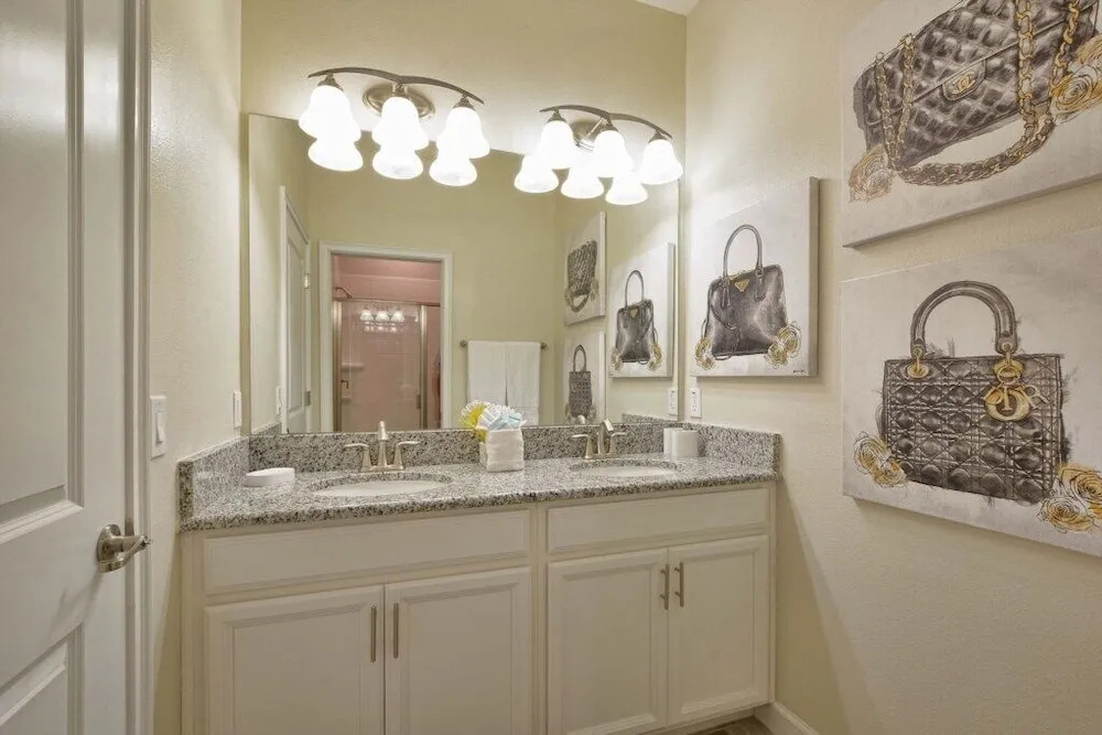 Storey Lake-5 Bedroom Townhome W/spashpool-1613st Townhouse