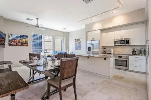 Luxury 2BR 1BR Penthouses w Balcony Close to French Quarter