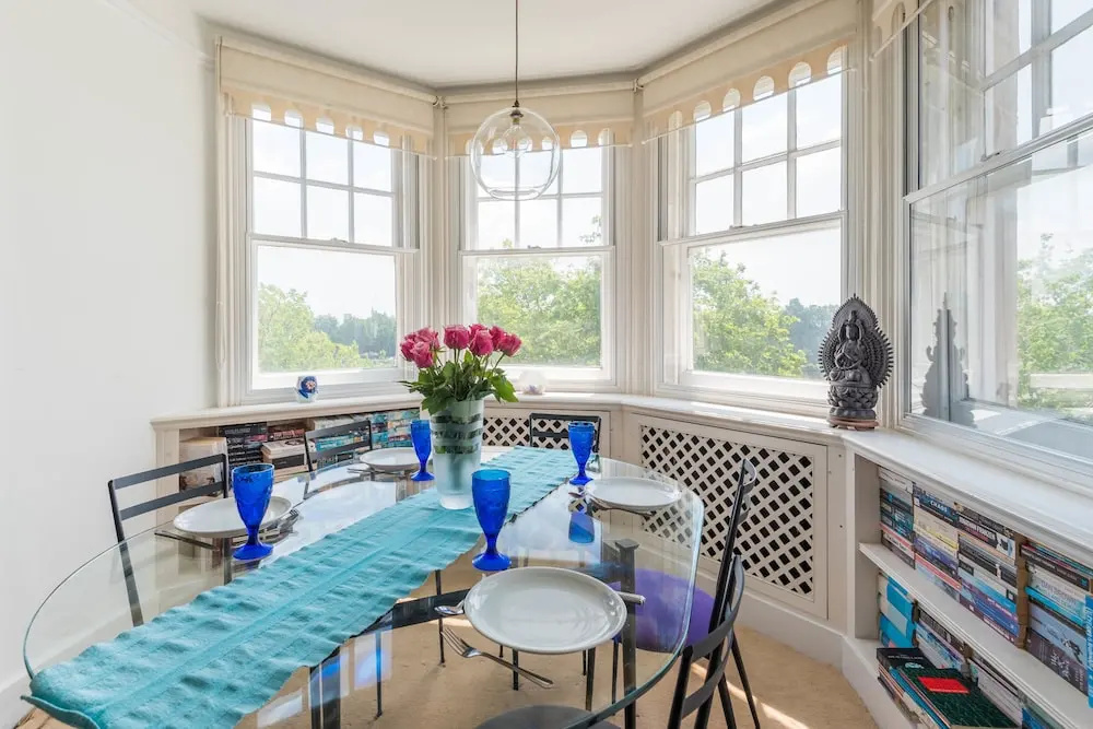Charming Chelsea Apartment overlooking the Thames