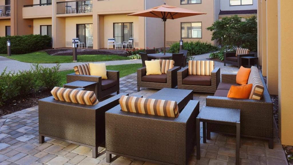 Courtyard by Marriott Chicago Waukegan / Gurnee
