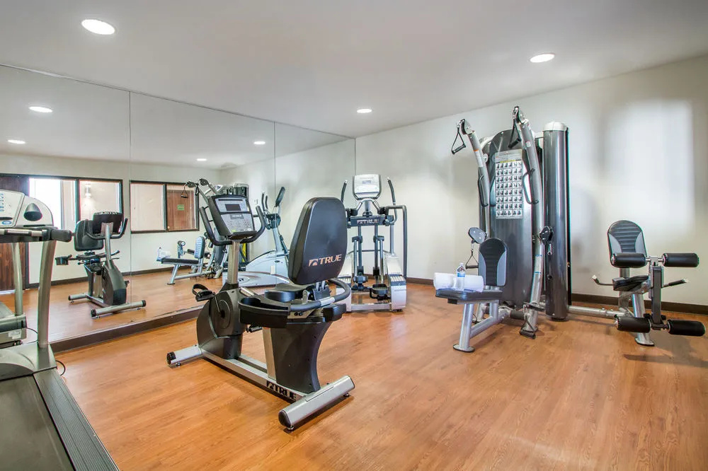 Clarion Inn & Suites Springfield