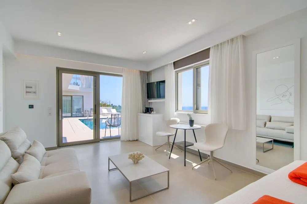Livinghome Suites