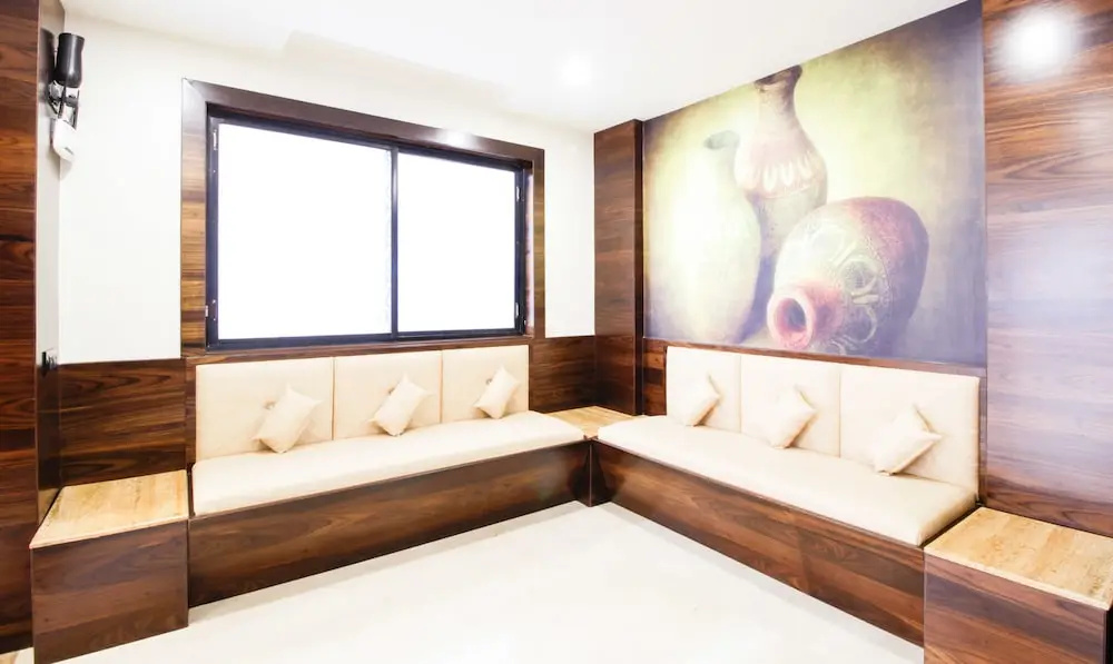 Imax Inn by OYO Rooms