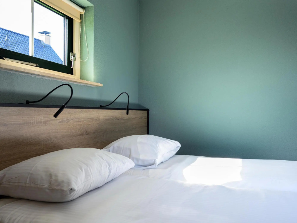 Stylish holiday home in Groningen with jetty