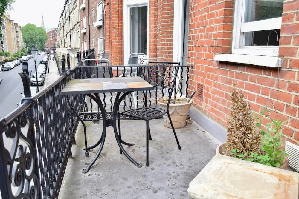 Elegant 2 Bedroom Chelsea Flat With Roof Terrace