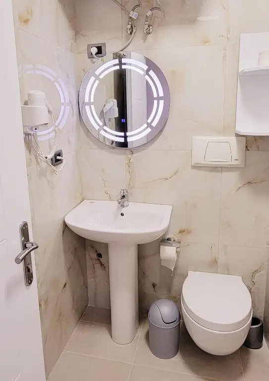 Green Studio Apartment