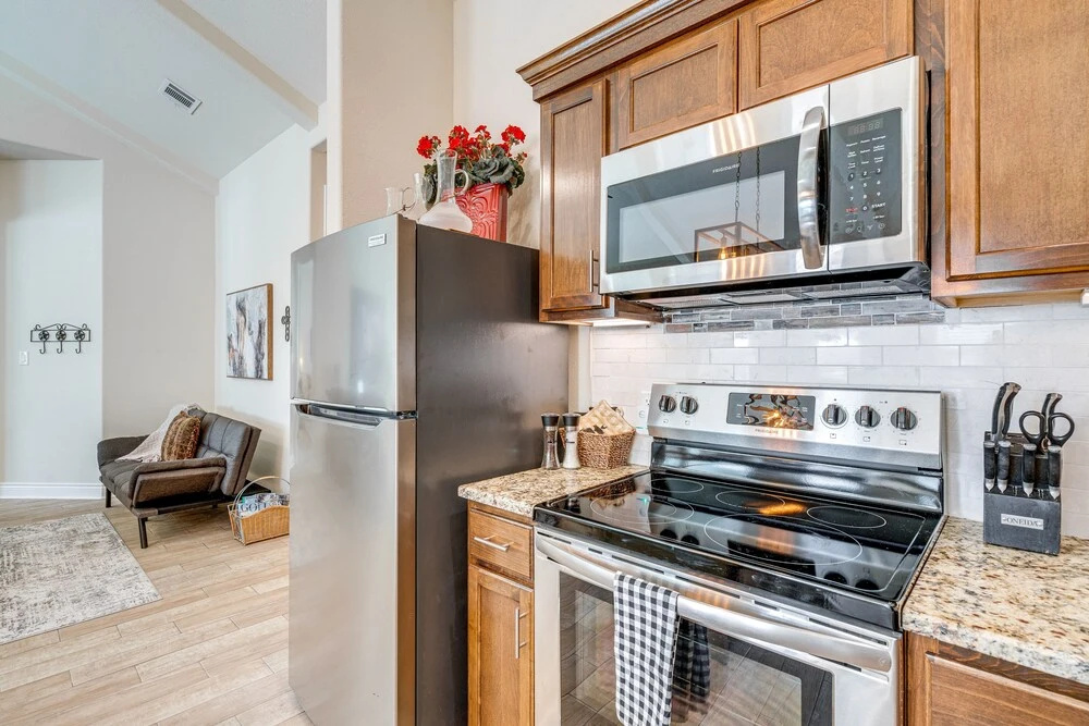 Idyllic Lago Vista Home < 1 Mi to Lake Travis!