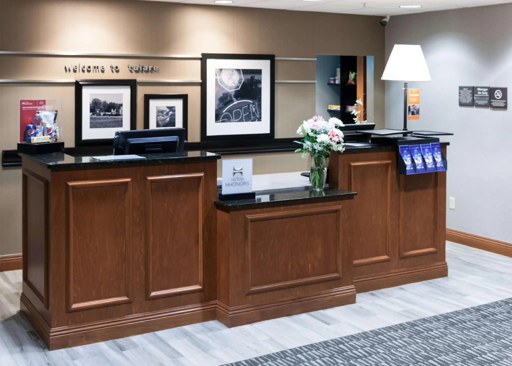 Hampton Inn & Suites Tulare