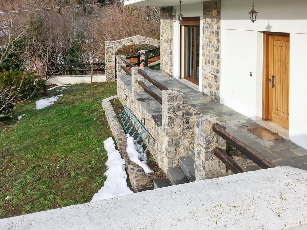 Rustic, 2-bedroom Apartment in Kato Seta Featuring a Furnished Balcony