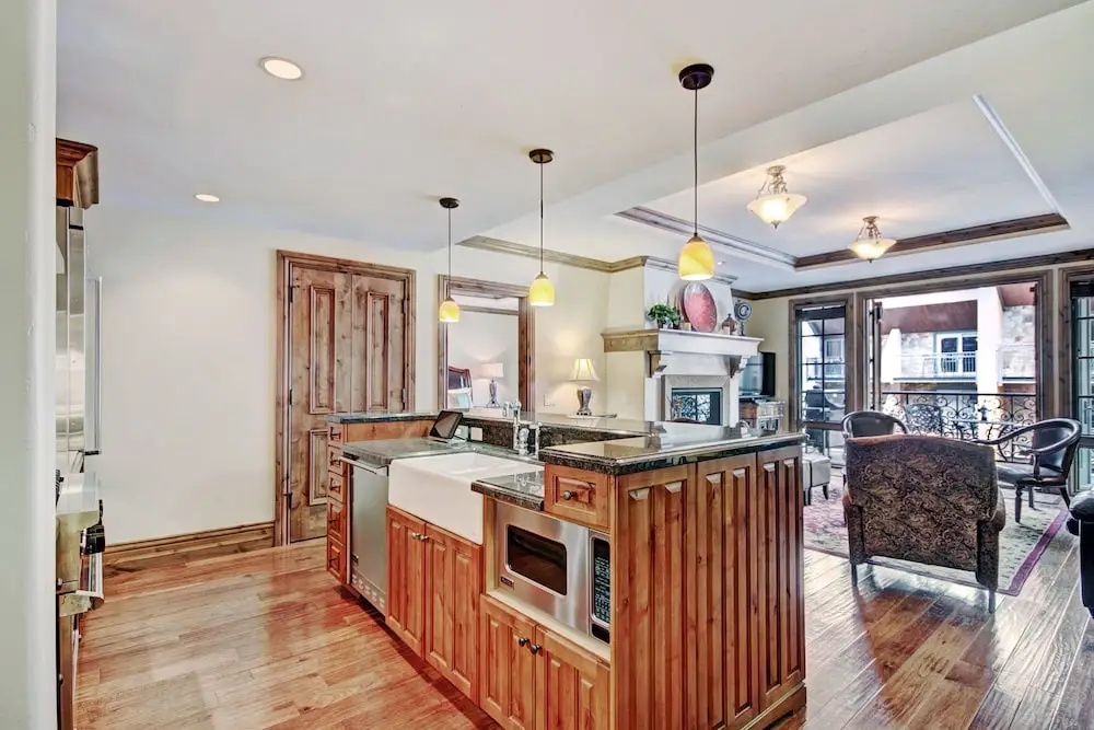 Luxury 1bed/2bath  At The Arrabelle 1 Bedroom Condo by RedAwning