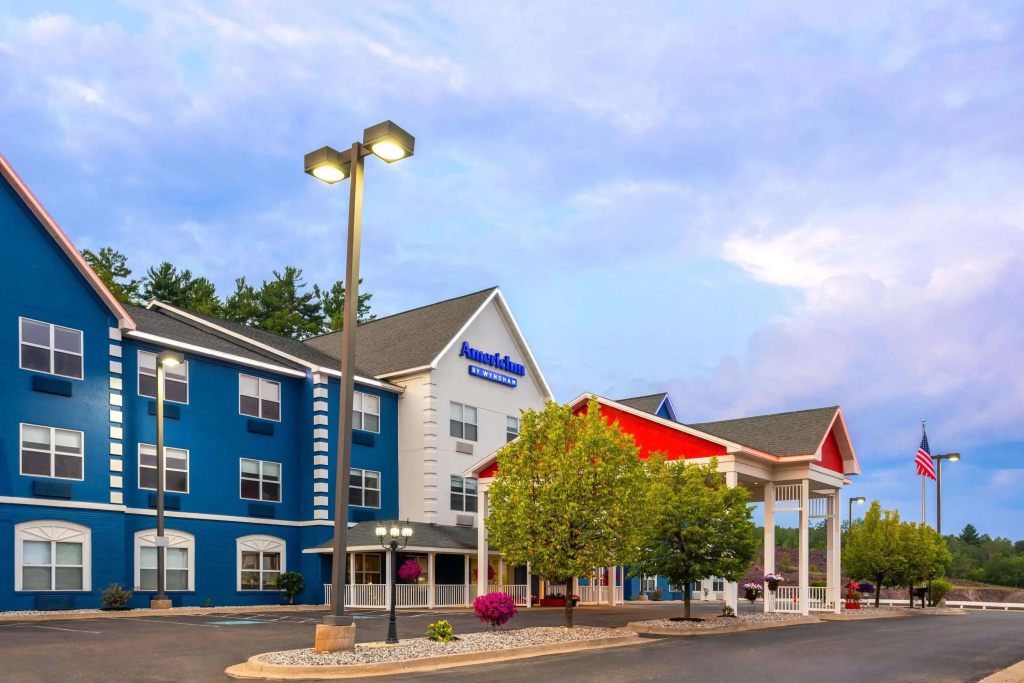 Days Inn by Wyndham Iron Mountain
