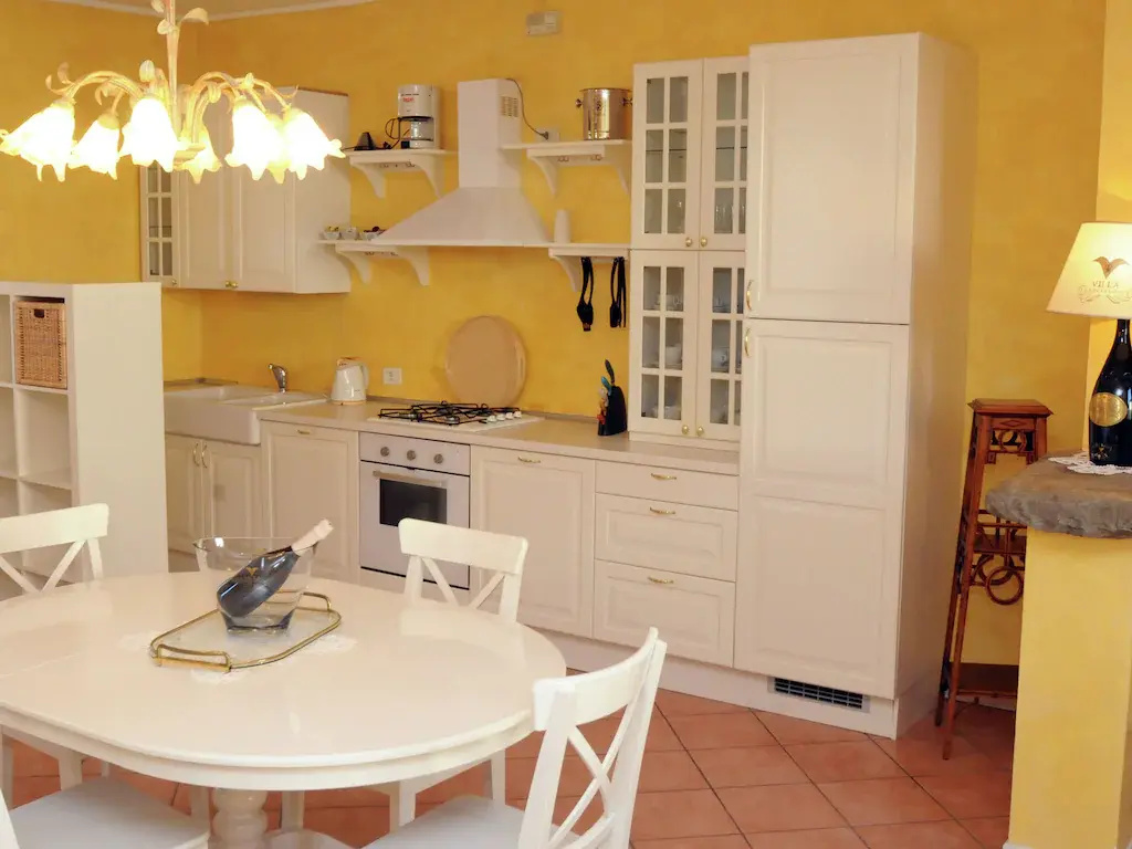 Snug Apartment in Monticelli Brusati near lake Iseo