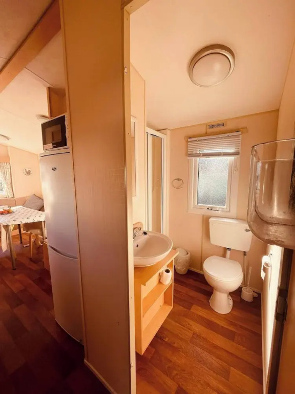 Newton Stewart-sleeps 6-pool-parking-pet Friendly