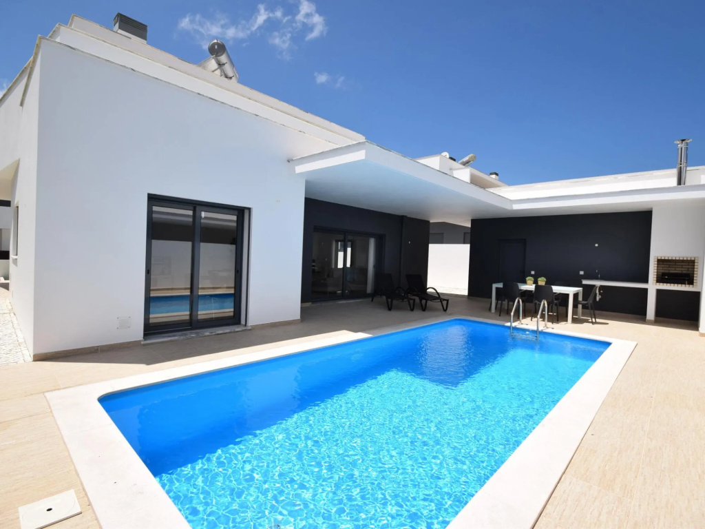 Sunny Villa Near Óbidos w Beaches