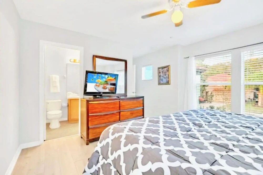 7BR Family Home - w Pool Hot tub - Near Disney