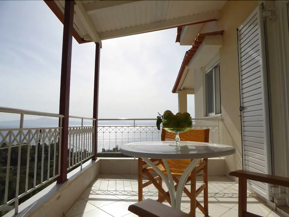 Stylish Flat/ Romantic Sunsets, 300m To The Beach
