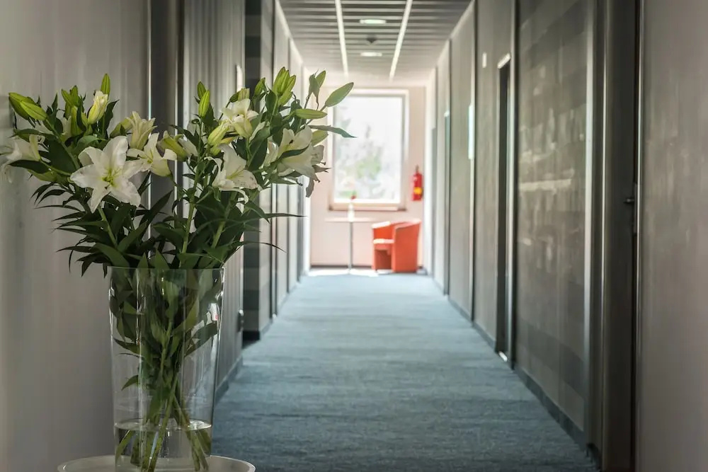 City Hotel B&B, reception 24 7, 800m od-from R1, free parking