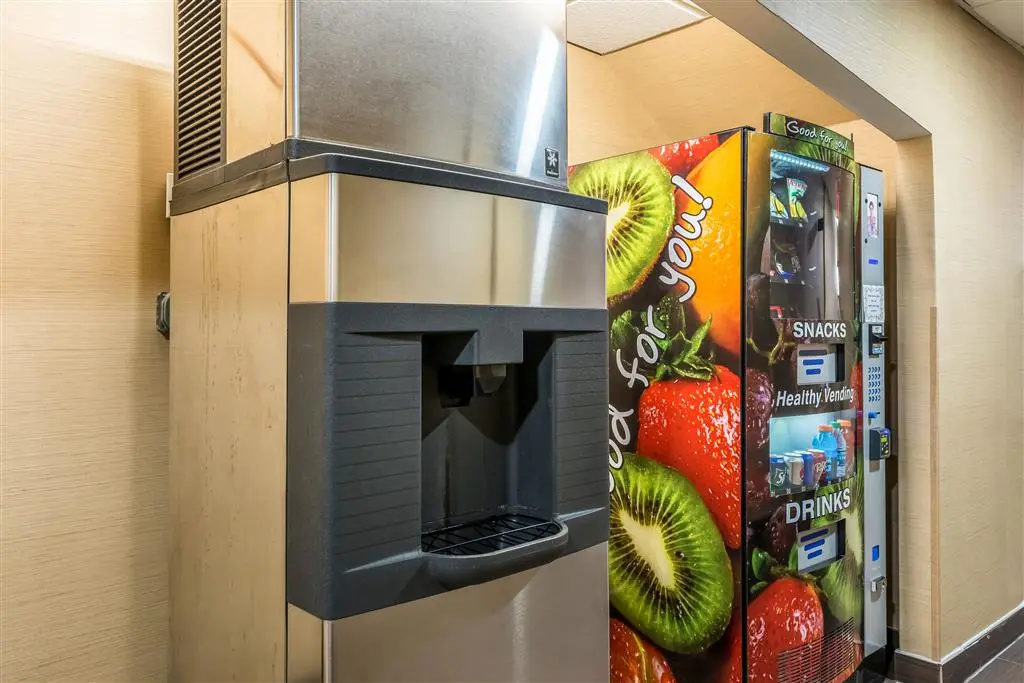 Comfort Inn & Suites Dayton Northwest - Englewood